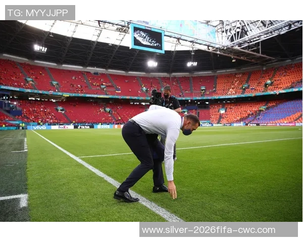 法国足球队教练的战术创新与球队发展之路探讨 法国足球队教练的战术创新与球队发展之路探讨