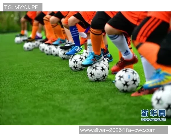 江晖在足球场上的精彩表现与职业生涯的成长历程分析