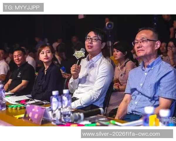 李铁带领自由足球团队探索新战术,重塑足球魅力与激情 李铁带领自由足球团队探索新战术,重塑足球魅力与激情